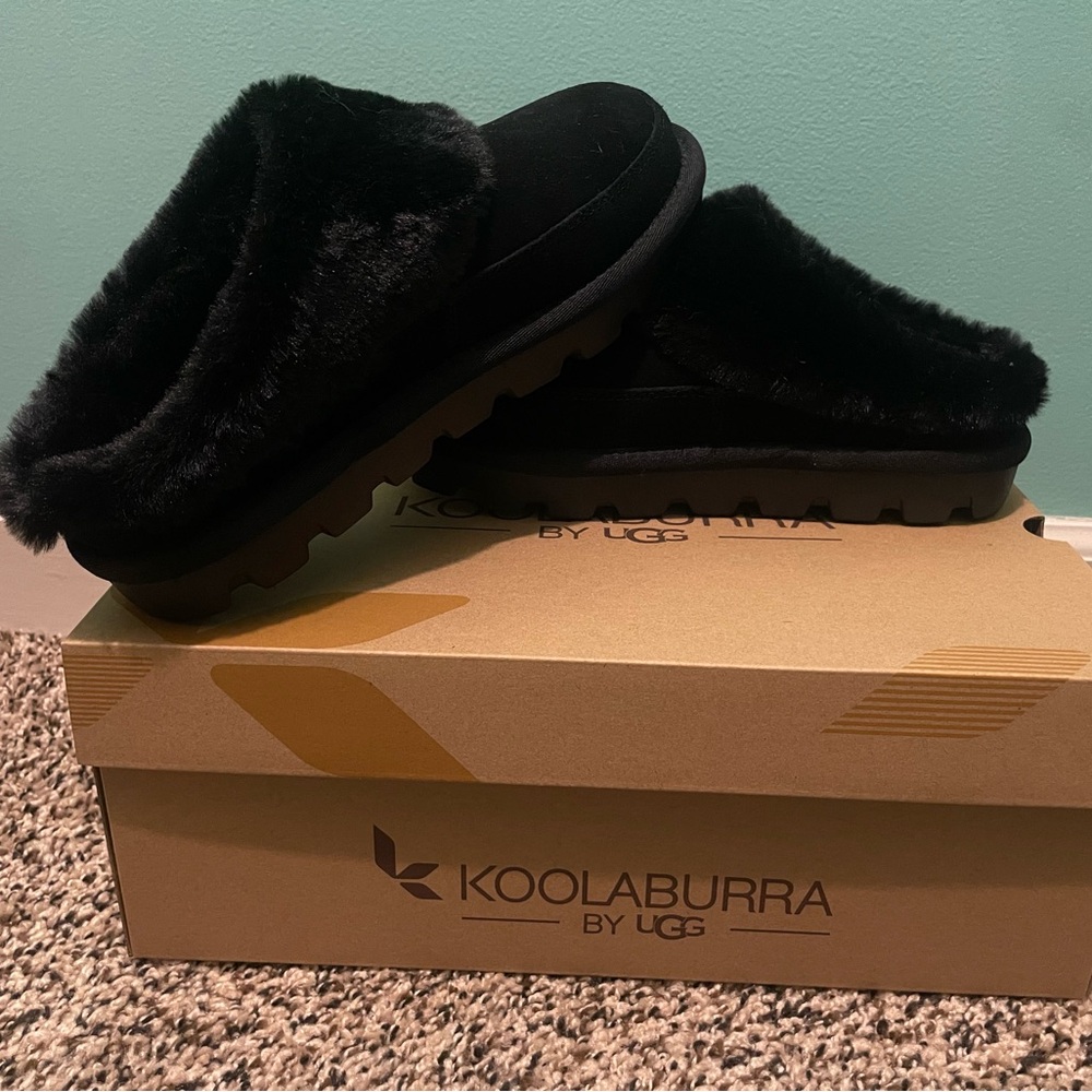 Koolaburra by UGG Plush Black Slippers